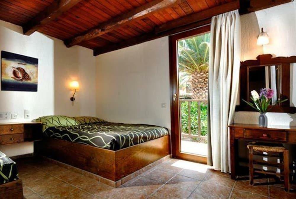 Ida Village Aparthotel