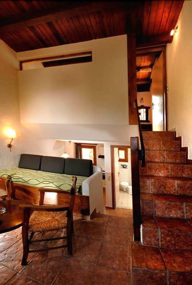 Ida Village Aparthotel 3*